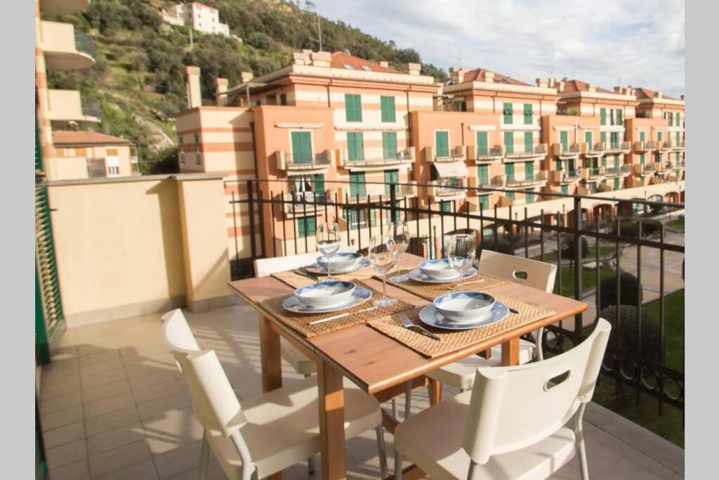 Appartamento Ristrutturato Con Terrazzo Varazze Exterior foto